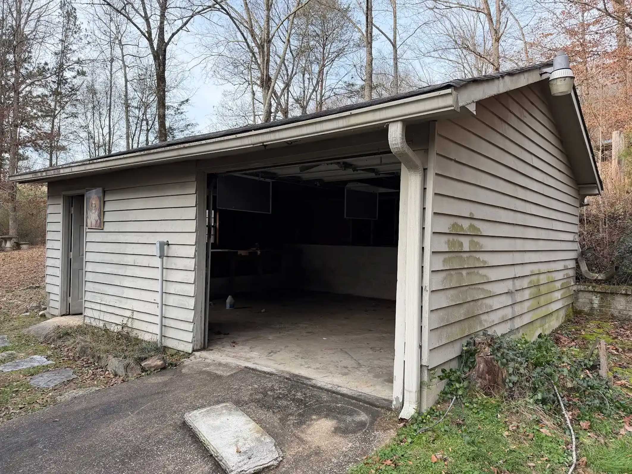Shed Removal Services in Chattanooga TN